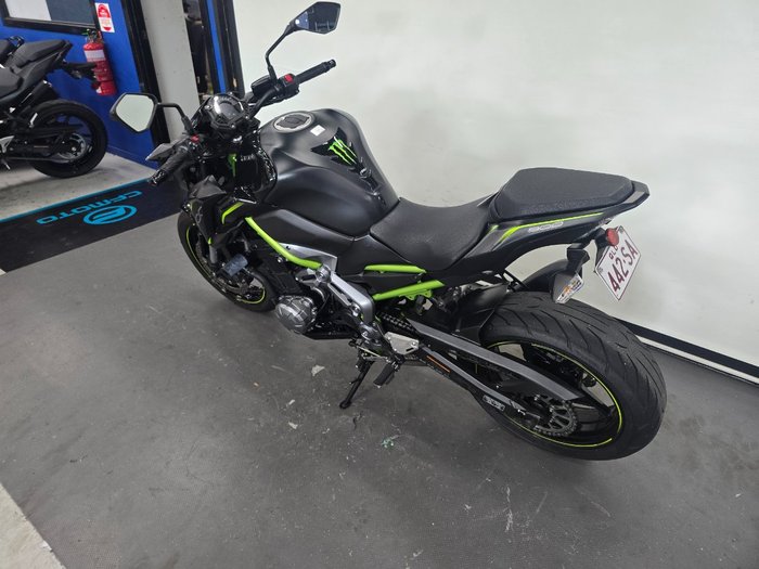 2019 Kawasaki ZR 900 BLACK