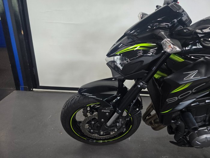 2019 Kawasaki ZR 900 BLACK