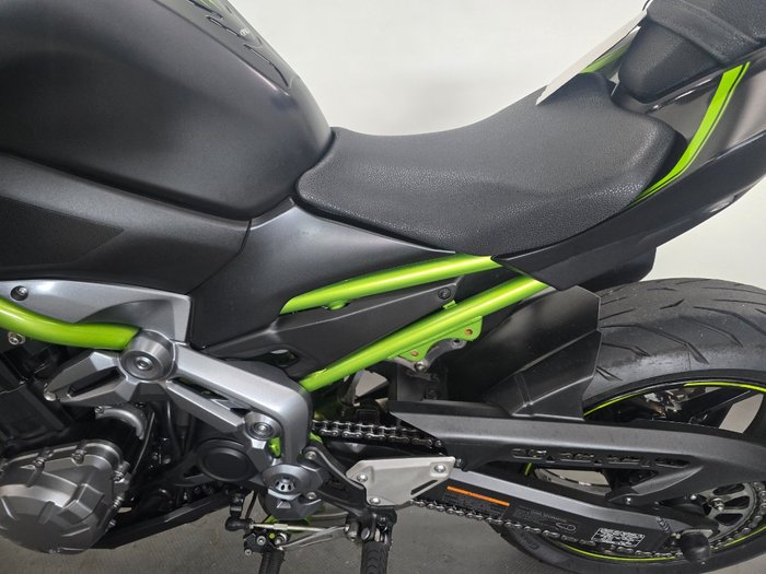 2019 Kawasaki ZR 900 BLACK