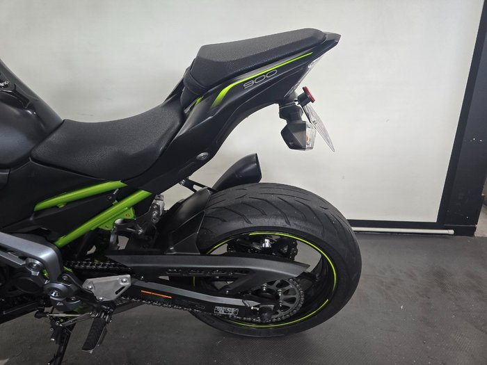 2019 Kawasaki ZR 900 BLACK