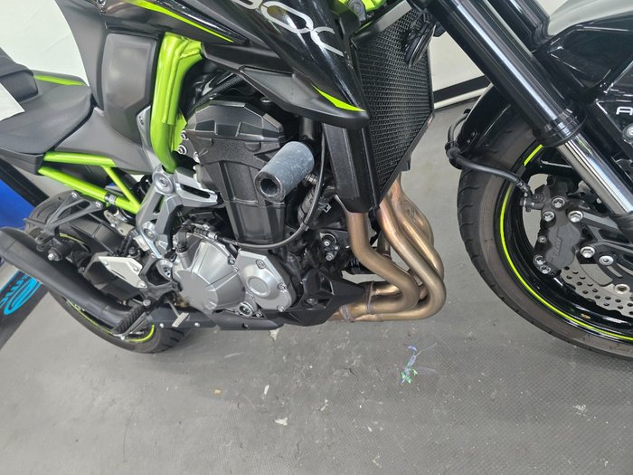2019 Kawasaki ZR 900 BLACK