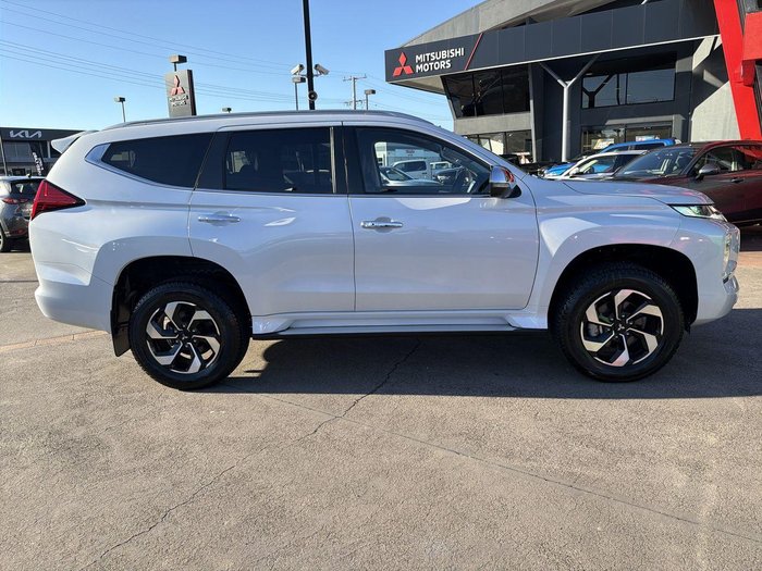 2024 Mitsubishi Pajero Sport Exceed