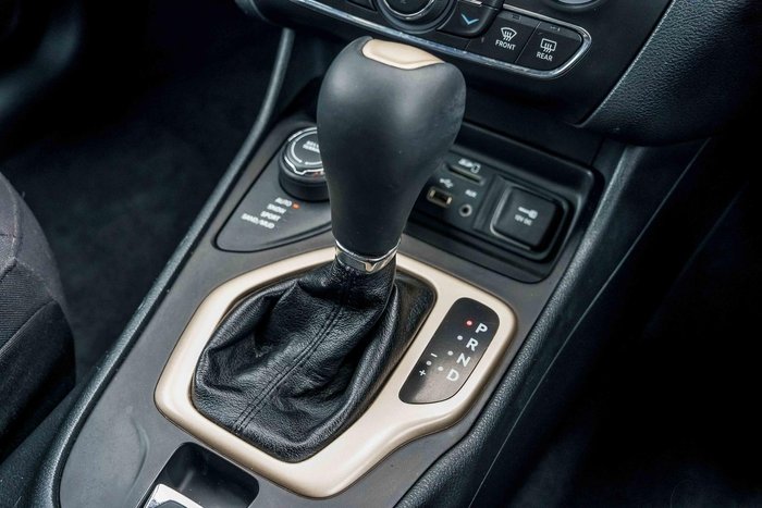 2016 Jeep Cherokee 75th Anniversary