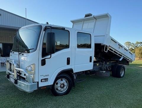 2017 Isuzu Npr Twin Crew Cab