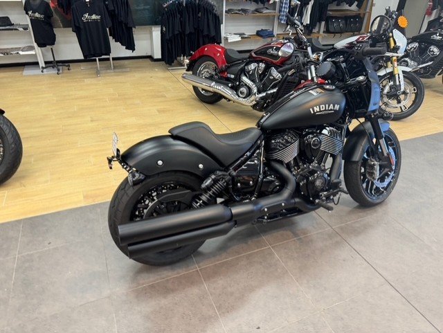 2023 Indian 2023 Indian 1900CC Sport Chief BLACK SMOKE