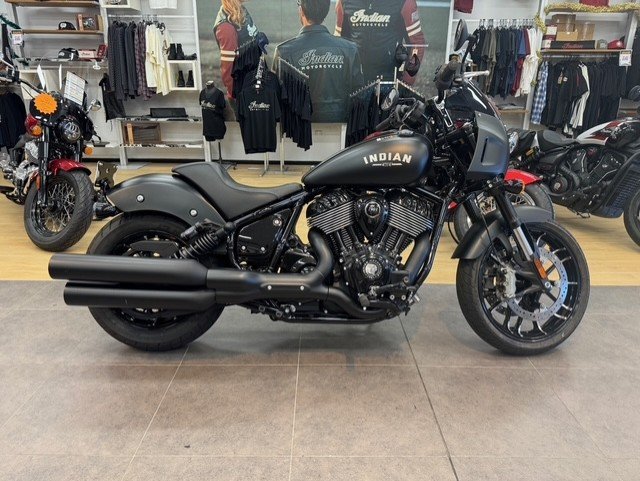 2023 Indian 2023 Indian 1900CC Sport Chief BLACK SMOKE