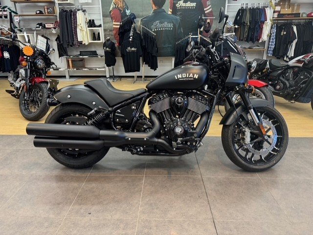 2023 Indian 2023 Indian 1900CC Sport Chief BLACK SMOKE