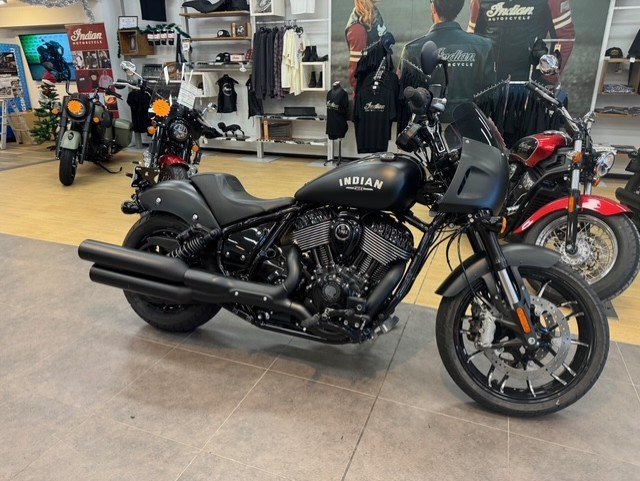 2023 Indian 2023 Indian 1900CC Sport Chief BLACK SMOKE