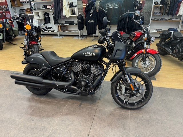 2023 Indian 2023 Indian 1900CC Sport Chief BLACK SMOKE