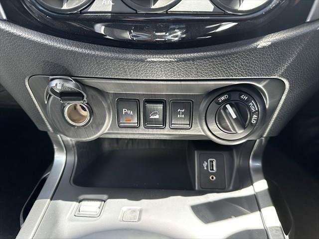 2025 Nissan Navara ST