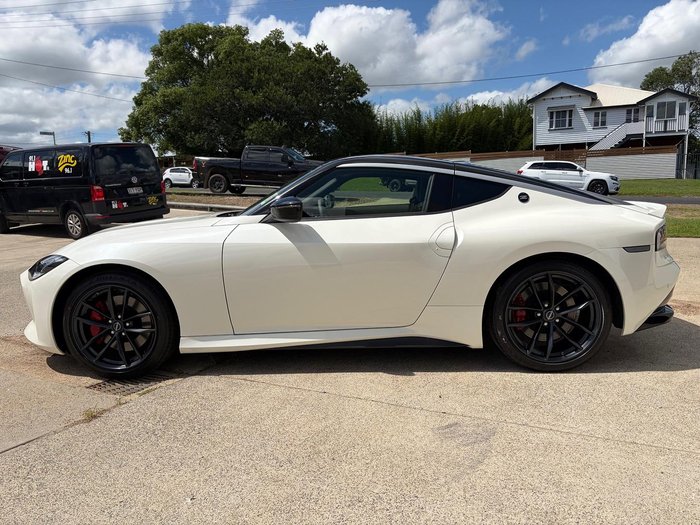 2025 Nissan Z Z34 MY25 Ivory Pearl with Super Black Roof