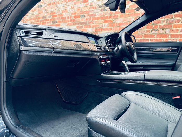 2012 BMW 7 Series 730d F01 MY12.5 Black