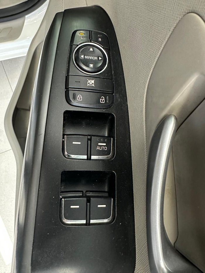 2018 Kia Carnival S YP MY19 Clear White