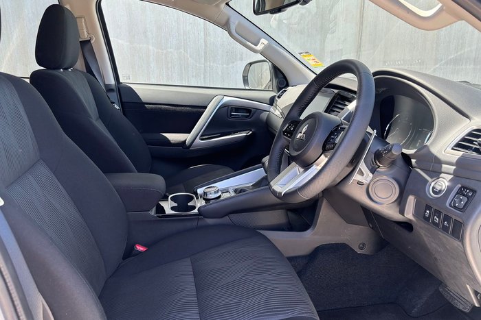 2024 Mitsubishi Pajero Sport GLS