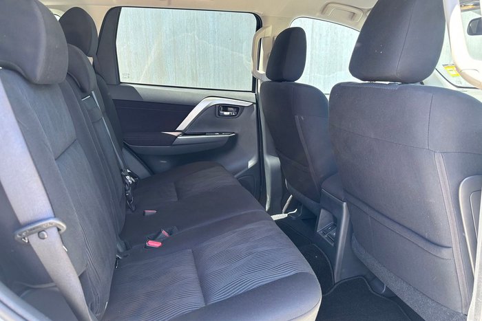 2024 Mitsubishi Pajero Sport GLS