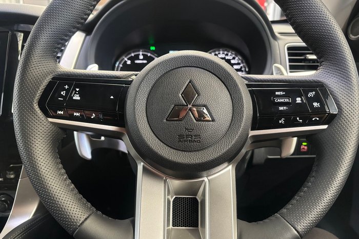 2024 Mitsubishi Pajero Sport GLS