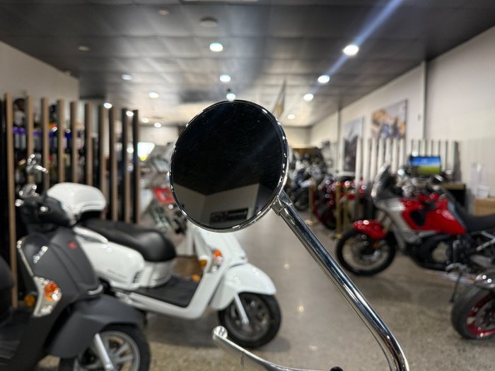 2025 Royal Enfield CLASSIC 650 RED