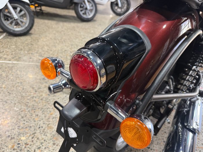 2025 Royal Enfield CLASSIC 650 RED