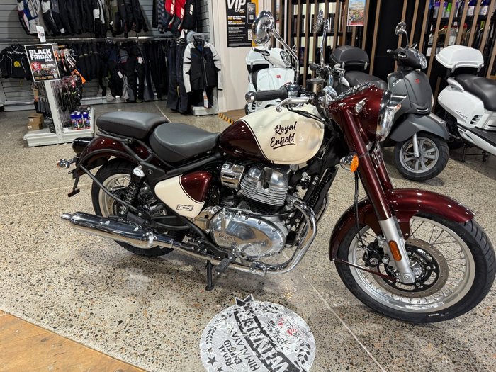 2025 Royal Enfield CLASSIC 650 RED