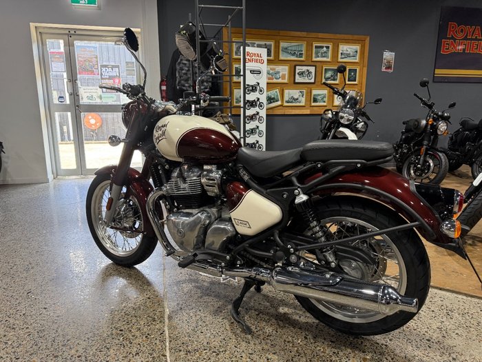2025 Royal Enfield CLASSIC 650 RED