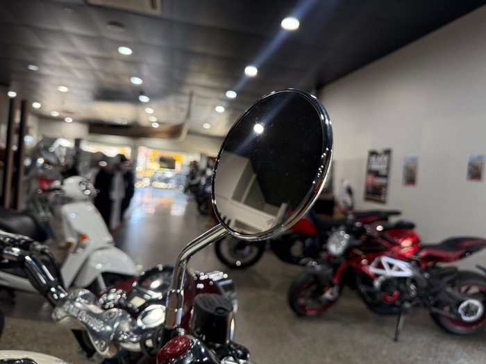 2025 Royal Enfield CLASSIC 650 RED