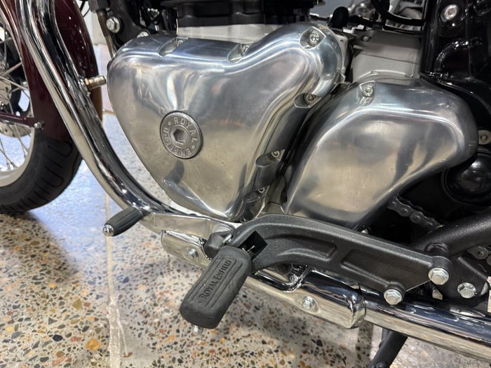 2025 Royal Enfield CLASSIC 650 RED