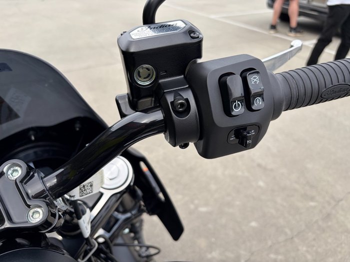 2024 Indian SPORT CHIEF Black