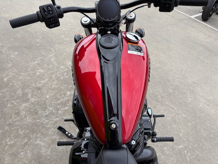 2024 Indian CHIEF DARK HORSE Red