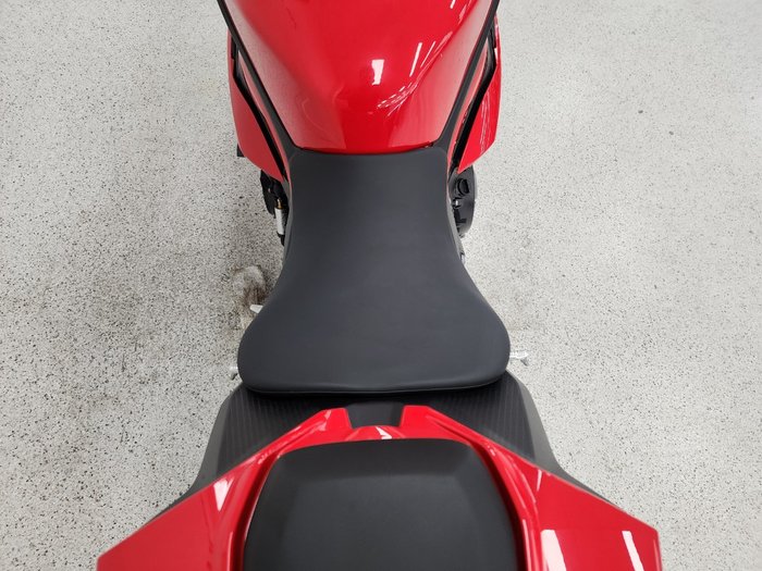 2024 BMW Motorrad S 1000 RR RACE Red