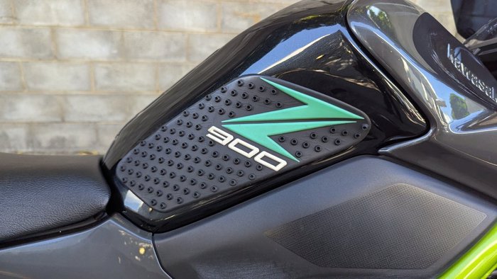 2017 Kawasaki ZR 900 BLACK