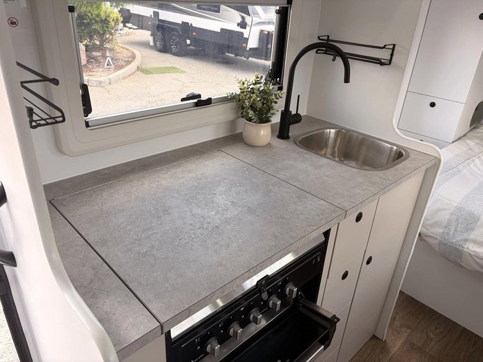 2025 Dreamhaven Dreamhaven 15 Series Tourline Caravan