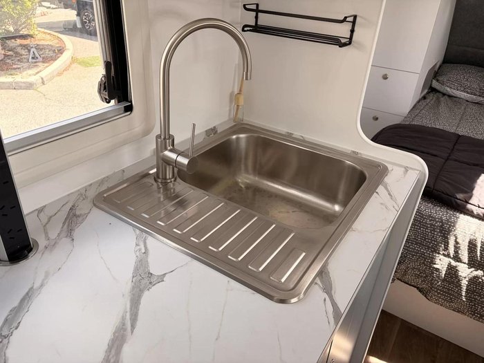 2025 Dreamhaven Dreamhaven 18 Series Tourline Caravan