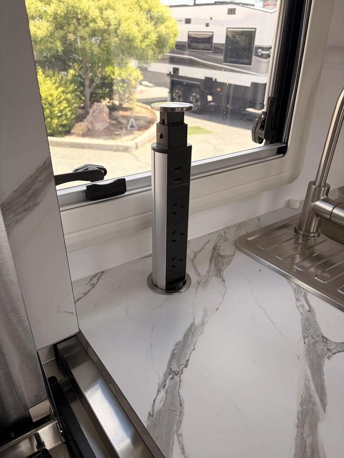 2025 Dreamhaven Dreamhaven 18 Series Tourline Caravan