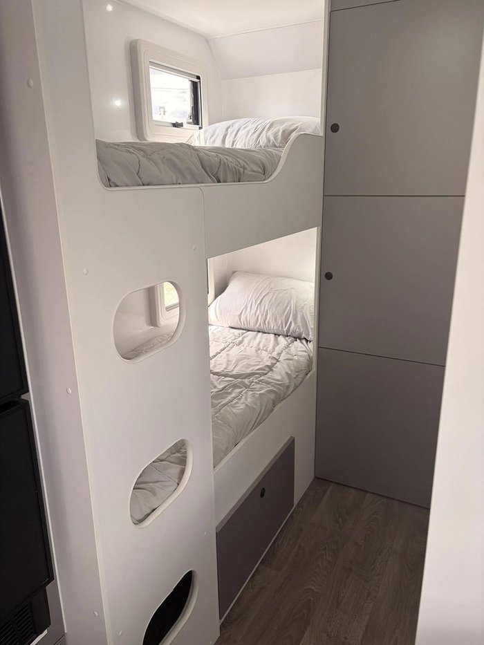 2025 Dreamhaven Dreamhaven 21 Series Family Superx