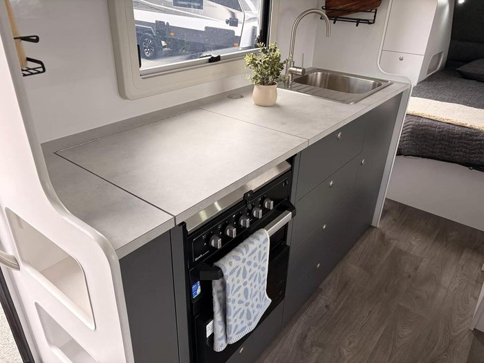 2025 Dreamhaven Dreamhaven 19 Series Tourline Caravan