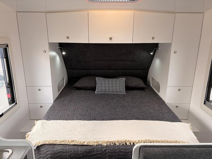 2025 Dreamhaven Dreamhaven 19 Series Tourline Caravan