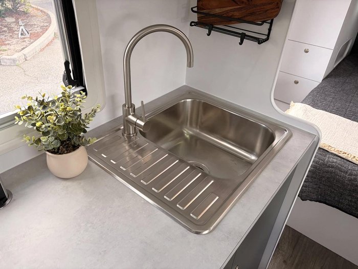 2025 Dreamhaven Dreamhaven 19 Series Tourline Caravan