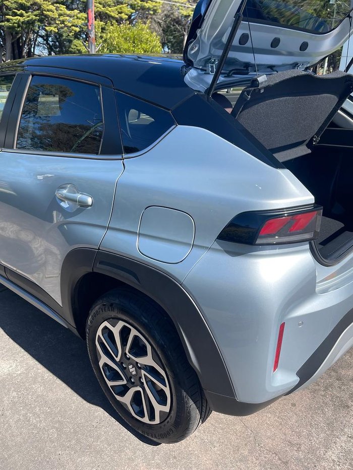 2025 Suzuki Fronx Hybrid KW Splendid Silver Pearl Metallic + Bluish Black Pearl