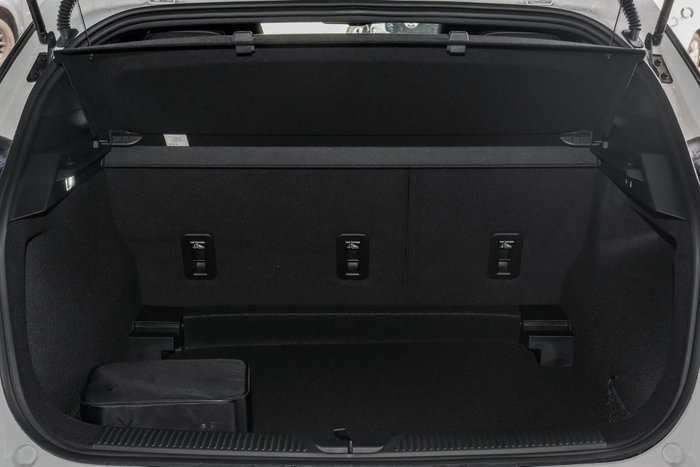 2024 MG MG4 Essence 64 MEH32 MY24 Dover White