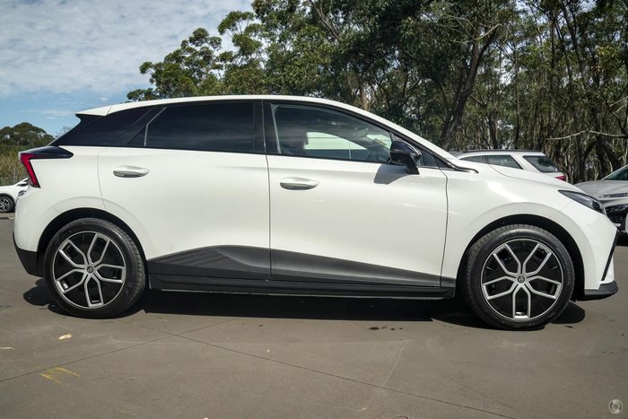 2024 MG MG4 Essence 64 MEH32 MY24 Dover White