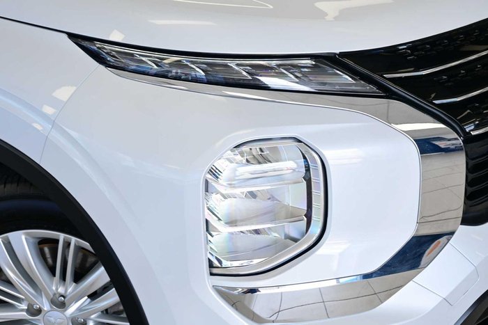 2024 Mitsubishi Outlander ES