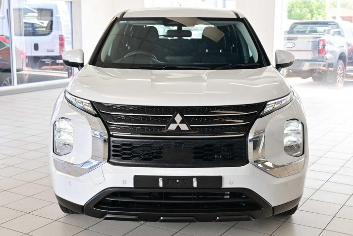 2024 Mitsubishi Outlander ES