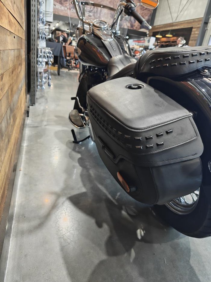 2022 Harley-Davidson Heritage Classic 114 (FLHCS) Softail Black