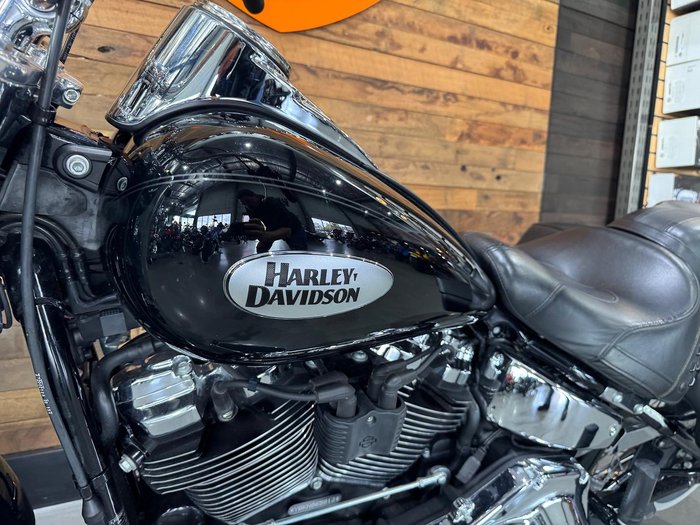 2022 Harley-Davidson Heritage Classic 114 (FLHCS) Softail Black
