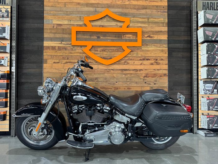2022 Harley-Davidson Heritage Classic 114 (FLHCS) Softail Black