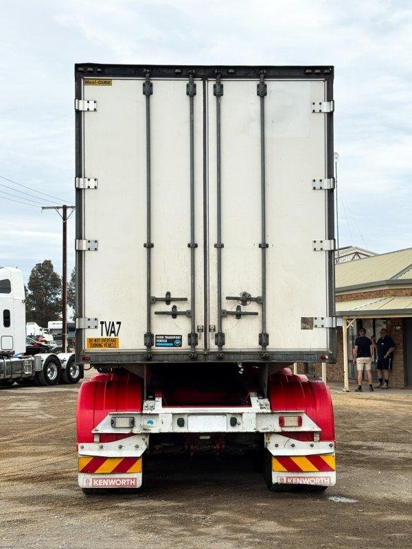 2006 Maxitrans 12 Pallet Lead Refrigerated Trailer