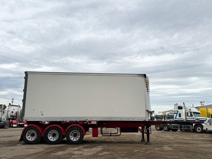 2006 Maxitrans 12 Pallet Lead Refrigerated Trailer