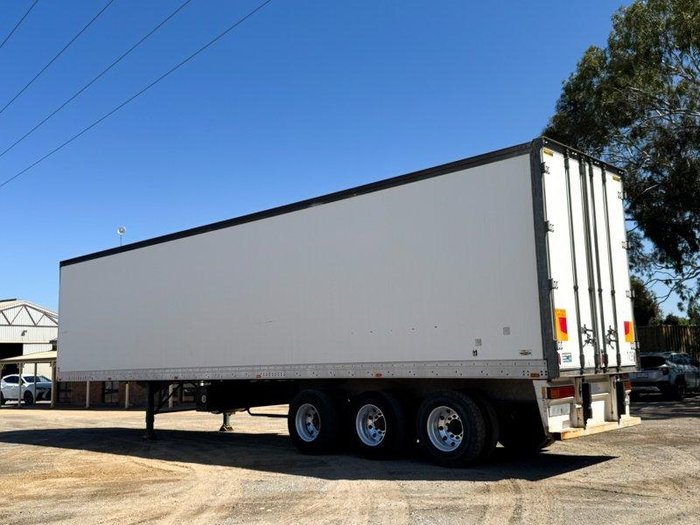 2005 Maxitrans 22 Pallet Triaxle Fridge Trailer