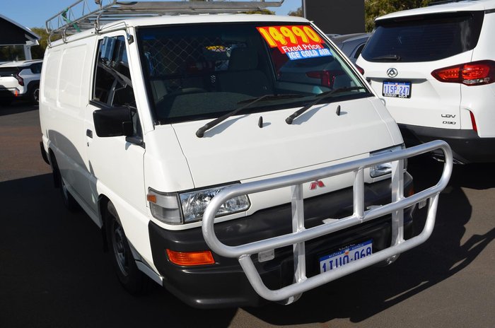 2008 Mitsubishi Express