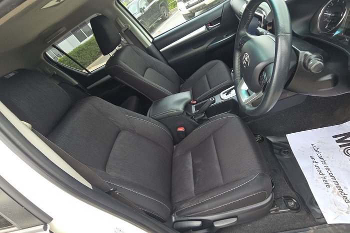 2021 Toyota Hilux SR5